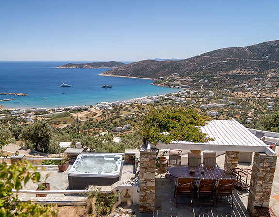 Villa avec jacuzzi et vue sur la mer à Sifnos