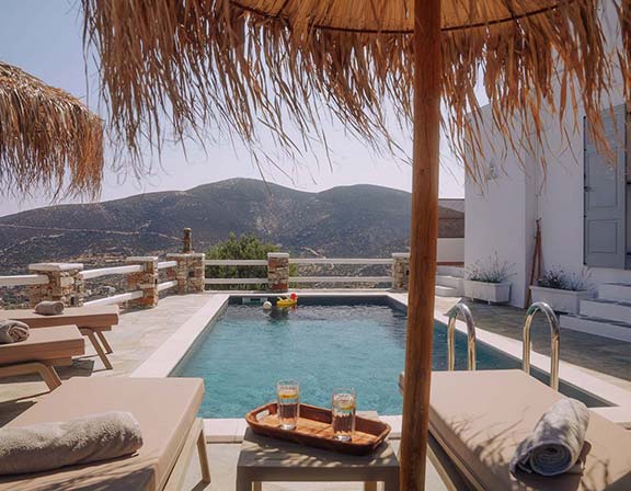 L'espace piscine de Pelagos Residence