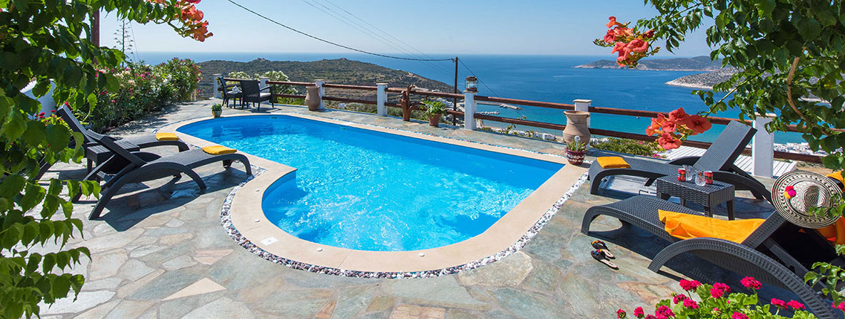 Large pool with hydromassage at Villa Pelagos